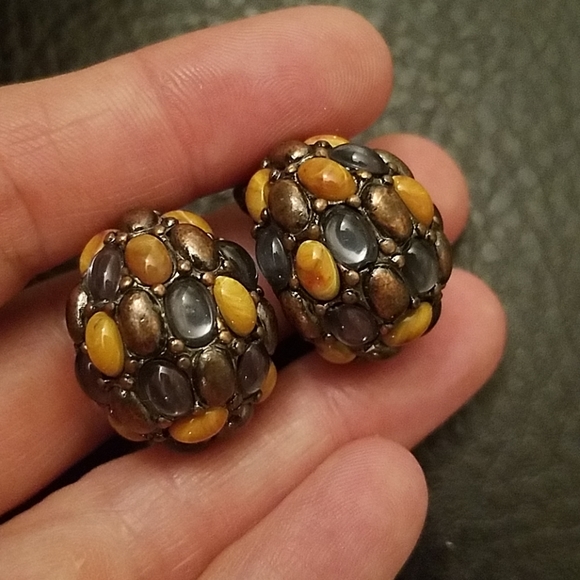 VTG clip on earrings - Picture 2 of 6